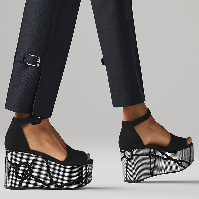 【エレガントな足元】HERMES Luminous 35 サンダル Luminous 35 sandal | Hermès USA